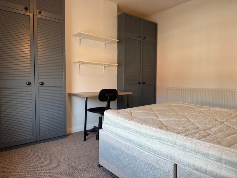 6 Bed 3 Bath // Student House House // Aug 2026 - Image 18